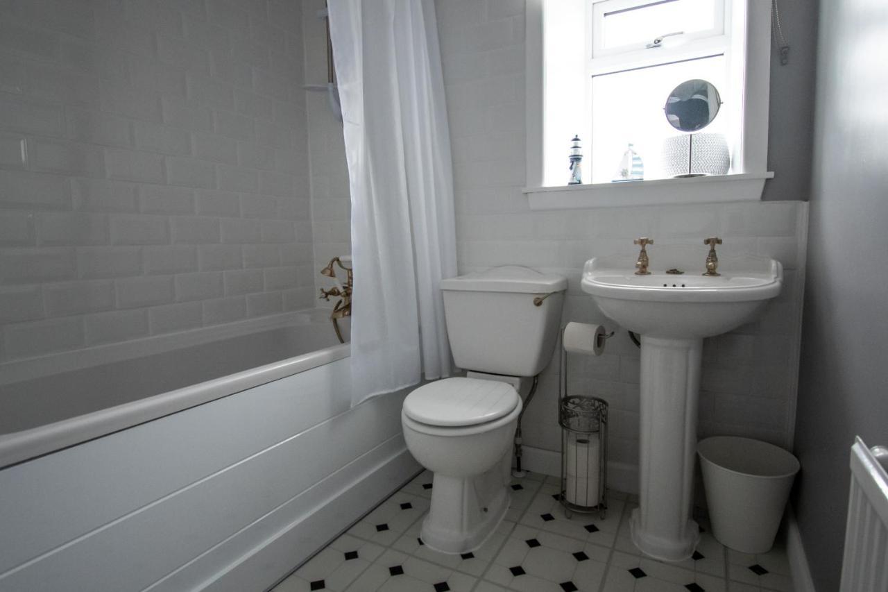 The View 3-Bed Cottage Findochty Buckie Moray Bagian luar foto